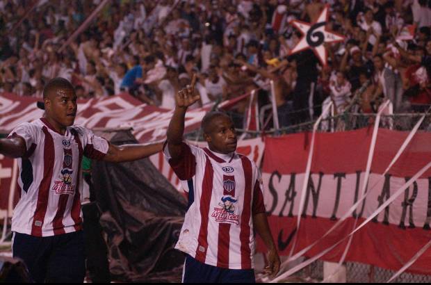 Cortes&#237;a - V&#237;ctor Cort&#233;s anot&#243; el segundo tanto de los tiburones.
