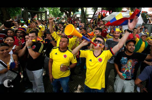 JULIO C&#201;SAR HERRERA - En Medell&#237;n, la fiesta por el triunfo de Colombia en el debut del Mundial de Brasil-2014, no fue inferior a lo vivido en el mism&#237;simo estadio Mineirao de Belo Horizonte. En el Parque Lleras, Plaza Mayor y La Mota el triunfo de la tricolor se vivi&#243; con mucha euforia.