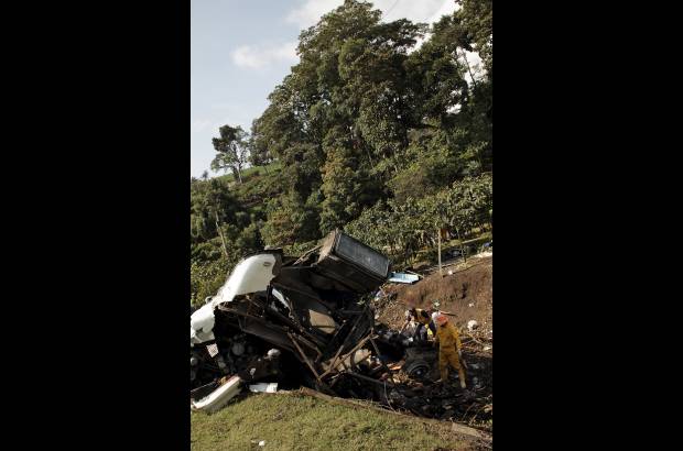 Colprensa - El accidente dej&#243; 27 muertos y 14 persona heridas.