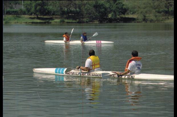 FOTO EL COLOMBIANO - Es uno de los sitios de recreación de mayor acogida por los habitantes de Medellín. Sus juegos mecánicos y el lago que tiene en su centro son sus atracciones más reconocidas. Por el Parque Norte J. Emilio Valderrama han pasado casi todos los medellinenses.