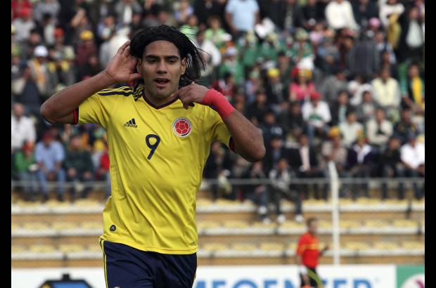 Reuters - Con un gol en los descuentos de Radamel Falcao Garc&#237;a, Colombia logr&#243; este martes 11 de octubre de 2011 una victoria in&#233;dita en la altura de La Paz al vencer por 2-1 a Bolivia, un estreno m&#225;s que espl&#233;ndido para su campa&#241;a en las eliminatorias de la Copa del Mundo de Brasil 2014.