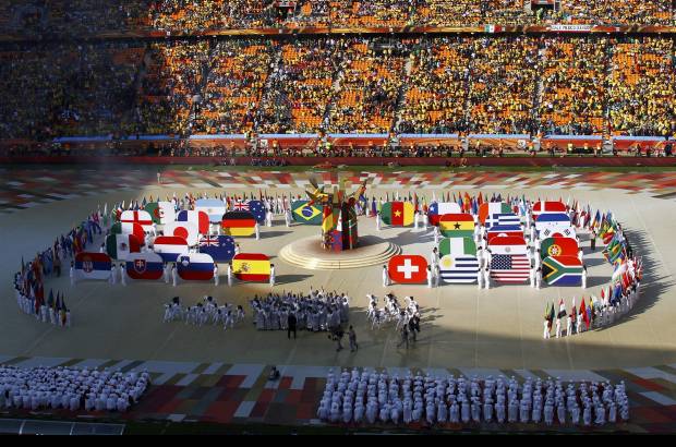 Reuters - Sin embargo, los problemas de tr&#225;fico retrasaron a algunos hinchas, lo que llev&#243; a que la ceremonia inaugural tuviera varios asientos vac&#237;os.