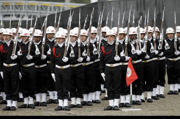 Mauricio Alvarado, Colprensa - El acto militar se realizó en el Monumento a los Héroes Caídos en Acción en Bogotá.