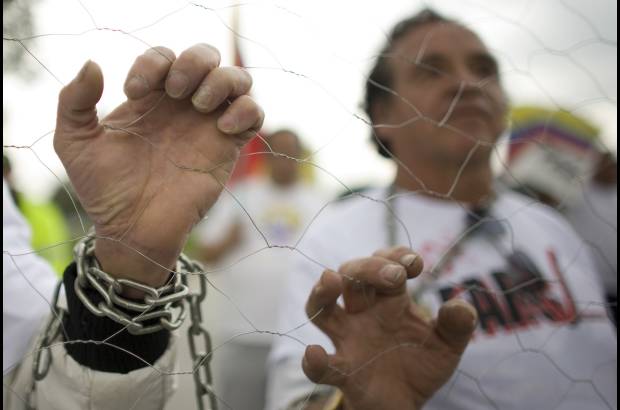 AP - Para el exsecuestrado Sigifredo L&#243;pez, quien recuper&#243; la libertad en febrero de 2009 tras casi siete a&#241;os en poder de las Farc, estas movilizaciones son muy &#250;tiles &quot;porque es una forma de decirle a los violentos que rechazamos sus acciones&quot;.