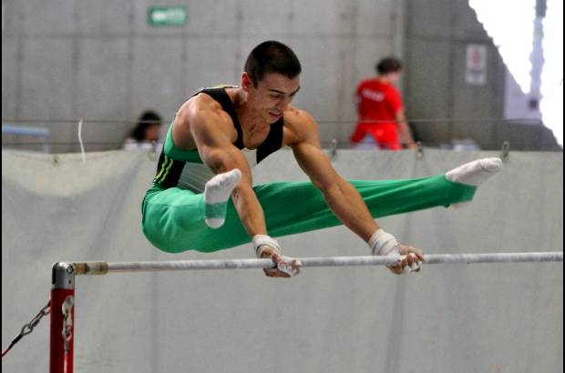 - orge Hugo Giraldo, segundo en paralelas y en la general individual.