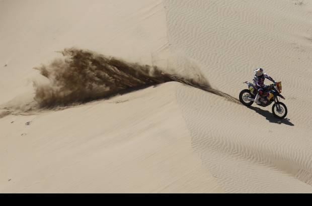 Reuters - El franc&#233;s Cyril Despres es el rey de las motos tras disputarse este jueves la etapa 12.