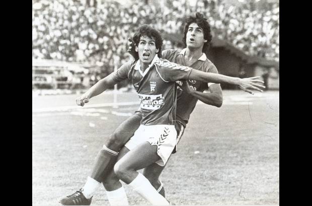 FOTOs archivo, Manuel Saldarriaga y Jaime P&#233;rez - El duelo de hermanos, Andr&#233;s y Santiago, en uno de los partidos del torneo colombiano.