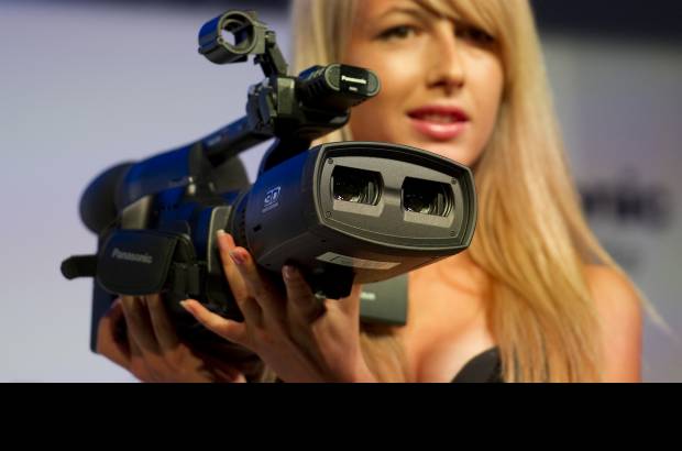 AP - La IFA cuenta también con sus secciones habituales de sonido, televisión y vídeo, radio, telecomunicaciones terrestres y por satélites, internet, hardware y software y vídeo-juegos, además de las de electrodomésticos, añadidas en 2008.