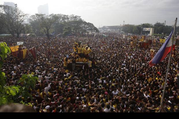 AP - El resto de los heridos fueron atendidos en ambulatorios y hospitales aquejados de lipotimias debidas al sofoco, cortes y magulladuras en los pies, ya que es habitual que los devotos vayan descalzos.