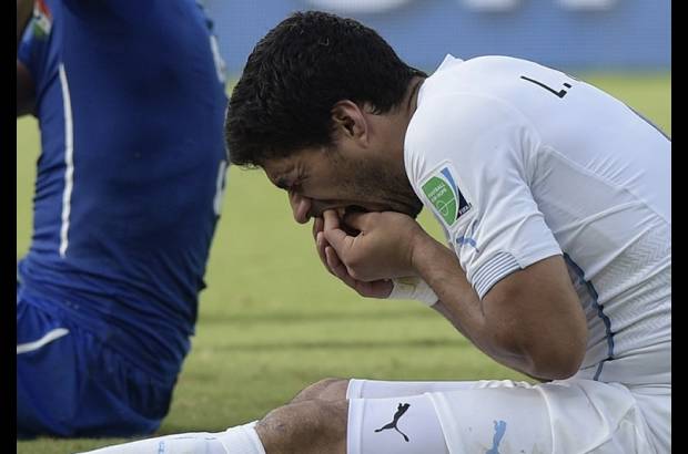 AFP - En redes sociales ha sido tendencia Luis Su&#225;rez por esta mordida. El p&#250;blico pide sanci&#243;n.