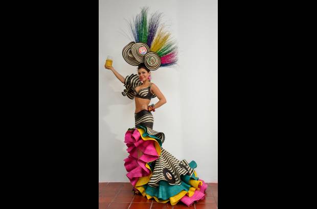 Foto Colprensa - El Desfile en Traje Artesanal se realiza en Neiva, la capital del departamento del Huila.