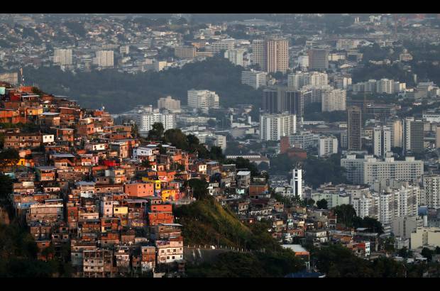 Reuters - Una vista de la fabela Turano en Río de Janeiro, sede de los partidos del Mundial de Brasil 2014.