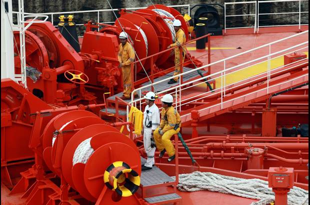 Pablo Andrés Montoya Gómez - Los barcos tardan 24 horas en transitar el canal. La demanda es tan alta que los derechos de paso se otorgan al mejor postor.