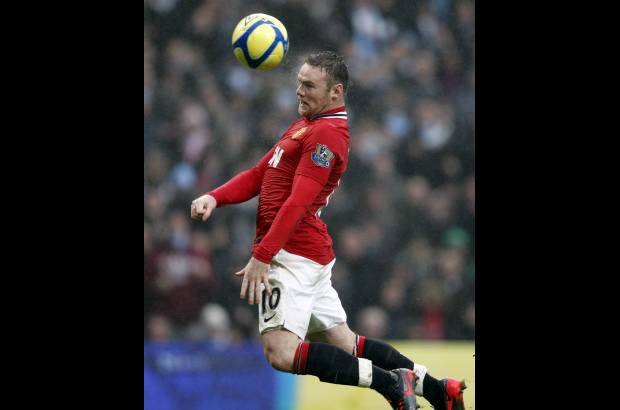Reuters - En total, cinco jugadores del Barcelona, cuatro del Real Madrid y otros dos del Manchester United conforman este once de ensue&#241;o. Wayne Rooney el &#250;ltimo en la lista.