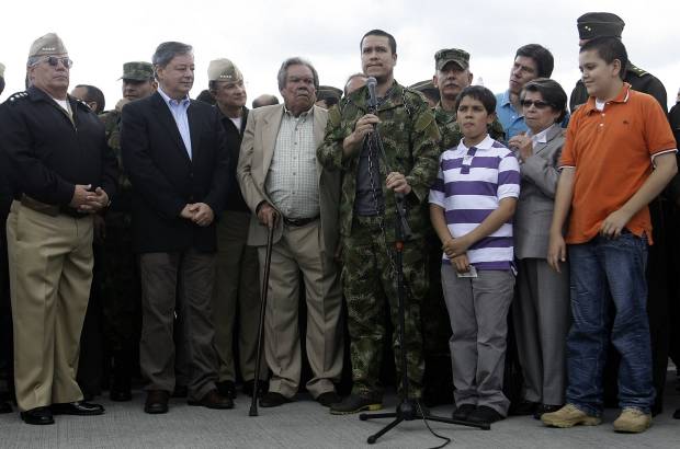 Colprensa-Andr&#233;s Torres - La familia Murillo perdi&#243; la cuenta de cu&#225;ntas veces esper&#243; la noticia de la liberaci&#243;n del coronel Murillo.