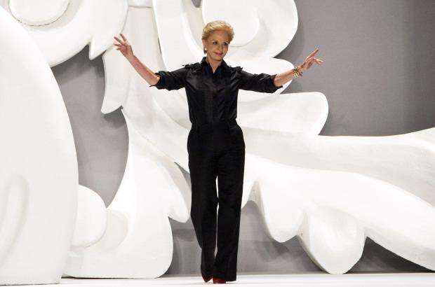 Reuters - La venezolana Carolina Herrera rindi&#243; homenaje a una mujer muy coqueta y femenina en la nueva colecci&#243;n para la primavera-verano de 2013 que desvel&#243; en la Semana de la Moda de Nueva York.