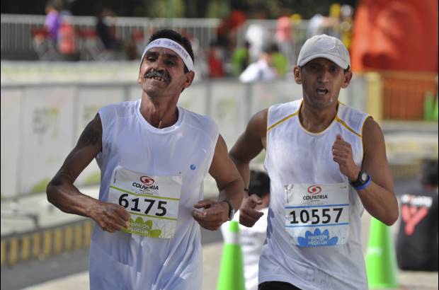 Esteban Jaramillo y Sebasti&#225;n Salazar - M&#225;s de 10 mil competidores se dieron cita en esta hist&#243;rica cita deportiva que se corr&#237;a en las modalidades de 5, 10, 21 y 42 kil&#243;metros.