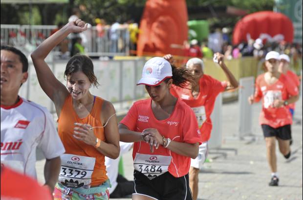 Esteban Jaramillo y Sebasti&#225;n Salazar - M&#225;s de 10 mil competidores se dieron cita en esta hist&#243;rica cita deportiva que se corr&#237;a en las modalidades de 5, 10, 21 y 42 kil&#243;metros.