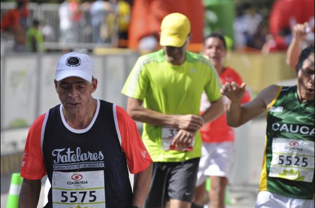 Esteban Jaramillo y Sebasti&#225;n Salazar - M&#225;s de 10 mil competidores se dieron cita en esta hist&#243;rica cita deportiva que se corr&#237;a en las modalidades de 5, 10, 21 y 42 kil&#243;metros.