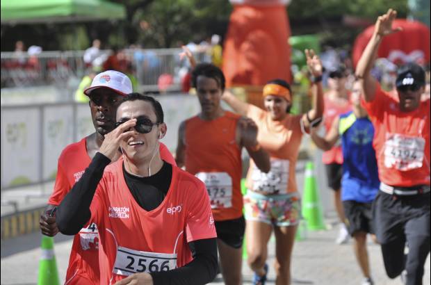 Esteban Jaramillo y Sebasti&#225;n Salazar - M&#225;s de 10 mil competidores se dieron cita en esta hist&#243;rica cita deportiva que se corr&#237;a en las modalidades de 5, 10, 21 y 42 kil&#243;metros.