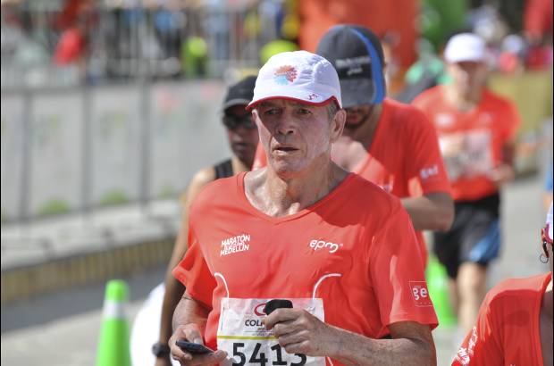 Esteban Jaramillo y Sebasti&#225;n Salazar - M&#225;s de 10 mil competidores se dieron cita en esta hist&#243;rica cita deportiva que se corr&#237;a en las modalidades de 5, 10, 21 y 42 kil&#243;metros.