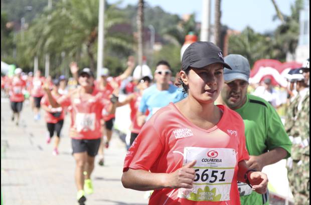 Esteban Jaramillo y Sebasti&#225;n Salazar - M&#225;s de 10 mil competidores se dieron cita en esta hist&#243;rica cita deportiva que se corr&#237;a en las modalidades de 5, 10, 21 y 42 kil&#243;metros.