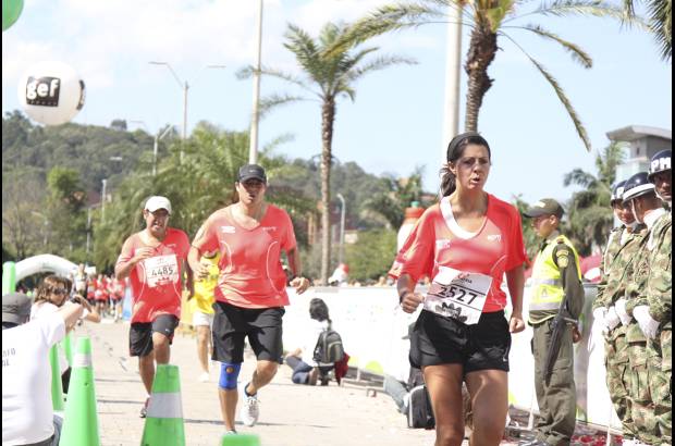 Esteban Jaramillo y Sebasti&#225;n Salazar - M&#225;s de 10 mil competidores se dieron cita en esta hist&#243;rica cita deportiva que se corr&#237;a en las modalidades de 5, 10, 21 y 42 kil&#243;metros.