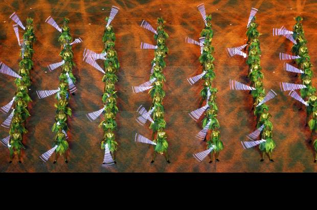 Reuters - Jóvenes tamborileros y bailarines animaron la ceremonia.