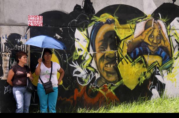 Julio C&#233;sar Herrera - Este muro se encuentra cerca de la estaci&#243;n Hospital del metro, una zona que exhibe varias intervenciones. El arte callejero se ha transformado y no solo prevalece el grafiti de consigna, lo est&#233;tico gana fuerza.