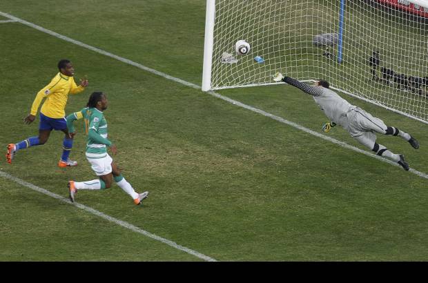Reuters - El capit&#225;n marfile&#241;o, Didier Drogba, anot&#243; el gol para su equipo a los 79 minutos.