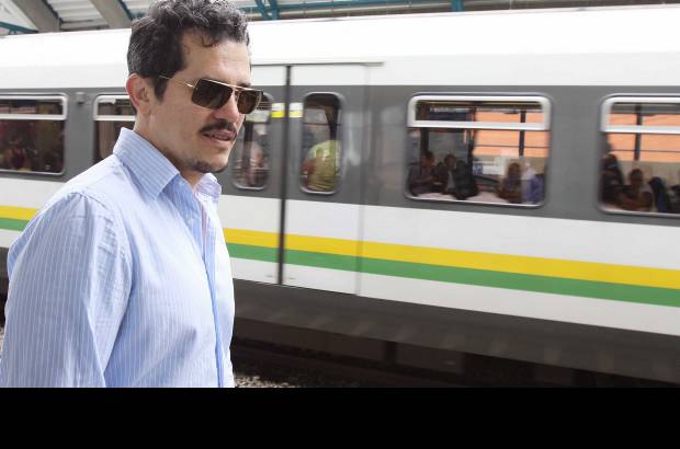 Juan Fernando Cano - El actor colomboestadounidense mont&#243; en metro y metrocable como cualquier turista.