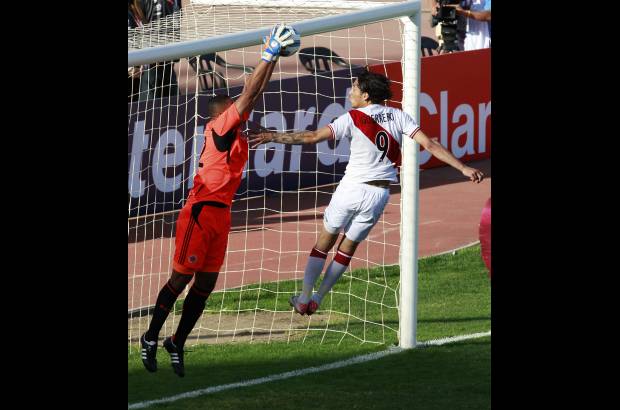 Reuters - 28 a&#241;os se demor&#243; Per&#250; en volver a ganarle a Colombia por la Copa Am&#233;rica.