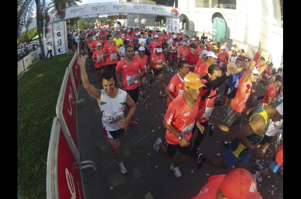 Esteban Jaramillo y Sebastián Salazar - Más de 10 mil competidores se dieron cita en esta histórica cita deportiva que se corría en las modalidades de 5, 10, 21 y 42 kilómetros.