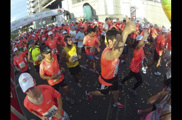 Esteban Jaramillo y Sebastián Salazar - Más de 10 mil competidores se dieron cita en esta histórica cita deportiva que se corría en las modalidades de 5, 10, 21 y 42 kilómetros.