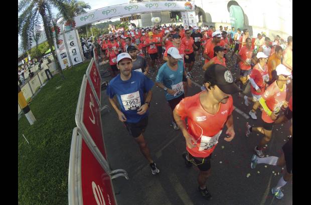 Esteban Jaramillo y Sebastián Salazar - Más de 10 mil competidores se dieron cita en esta histórica cita deportiva que se corría en las modalidades de 5, 10, 21 y 42 kilómetros.