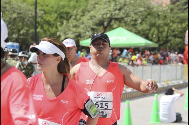 Esteban Jaramillo y Sebastián Salazar - Más de 10 mil competidores se dieron cita en esta histórica cita deportiva que se corría en las modalidades de 5, 10, 21 y 42 kilómetros.