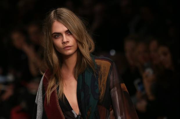 AP - La reina de la pasarela fue la modelo brit&#225;nica Cara Delevingne, quien a los 21 a&#241;os es una de las modelos m&#225;s famosas.