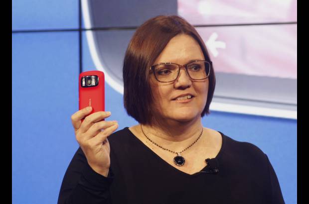 Reuters - Nokia abandonó el año pasado su propio software para teléfonos en favor del Windows Phone de Microsoft, pero la decisión ha tenido hasta ahora un impacto limitado debido al elevado precio de los teléfonos que lo usan.