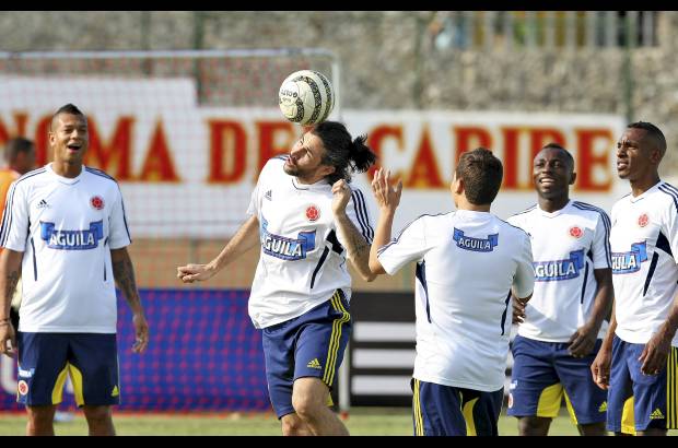 Juan A. S&#225;nchez - El grupo est&#225; completo, incluyendo a los &quot;retrasados&quot; Mario Yepes y Cristian Zapata.
