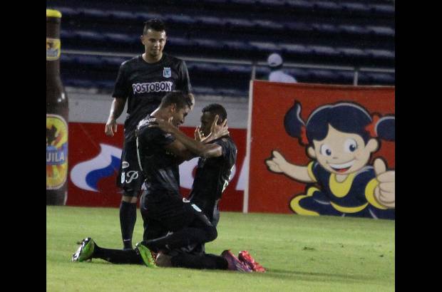 COLPRENSA - Los jugadores verdolagas soportaron la embestida contraria y, en un tiro de esquina, consiguieron el gol que les signific&#243; tres puntos.