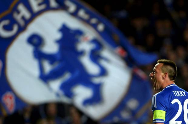 REUTERS - El Chelsea de Mourinho se impuso 2-0 al Par&#237;s Saint Germain con un tanto de Demba Ba a tres minutos del final.