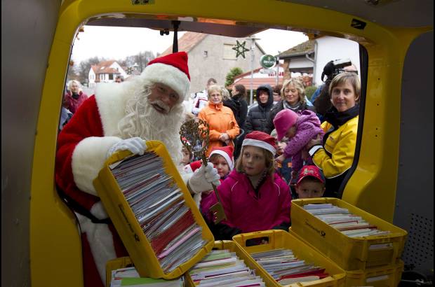 Reuters - Para la inauguración, ya se han recibido más de 20 mil cartas informaron los organizadores.
