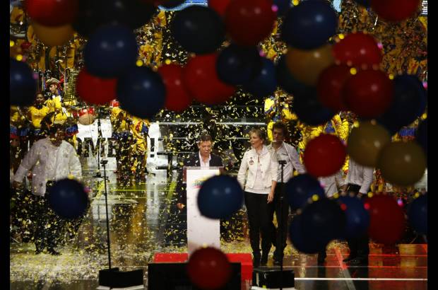 AP - "Una vez más, gracias a Dios, gracias Colombia", inició su discurso el presidente electo de la República, Juan Manuel Santos.