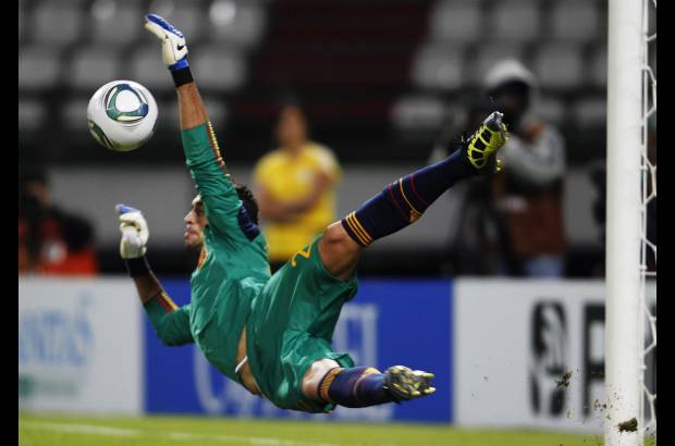 Reuters - 25 mil personas fueron al escenario y gozaron de lo &quot;lindo&quot;. Y apoyaron de acuerdo con el ritmo del juego. Cuando Espa&#241;a levant&#243;, todo el estadio coreaba &quot;Espa&#241;a... Espa&#241;a... Espa&#241;a&quot;. Pero eran los coreanos los que sub&#237;an como r&#225;fagas y surg&#237;a el &quot;Corea... Corea... Corea&quot;. Hasta hubo espacio para el &quot;Once... Once...&quot;.