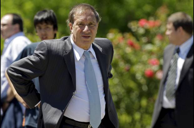 AP - Carlos Bilardo le recomienda a sus compatriotas tener cuidado con Falcao Garc&#237;a para el juego del 7 de junio.