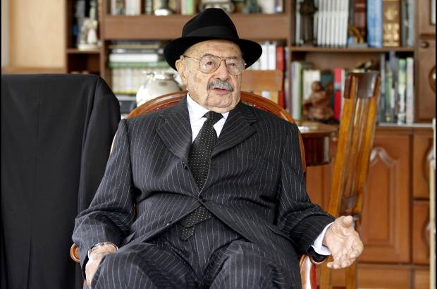 Donaldo Zuluaga - "Qué más riqueza que los libros, es lo único que tengo, mi Dios me socorrió porque no me dio plata y puedo caminar tranquilo por toda parte", dijo en una entrevista el pasado mes de julio.