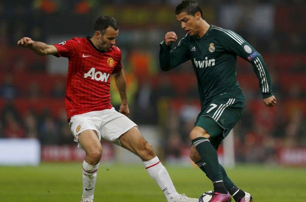 REUTERS - Otra a Ryan Giggs, que a sus 39 a&#241;os cumpl&#237;a, confinado en la banda derecha, mil encuentros como profesional.