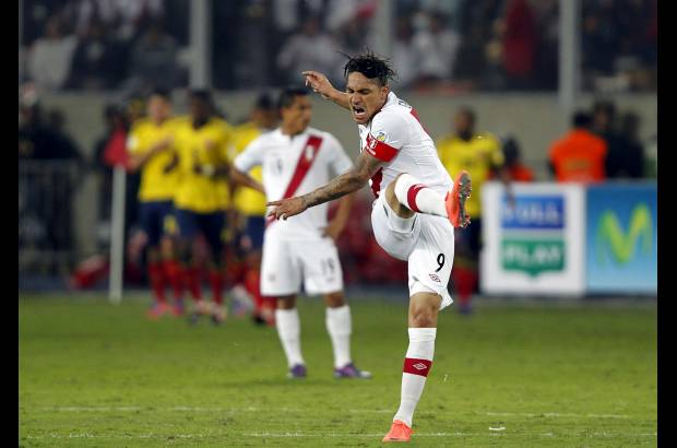 Reuters - El desespero de los peruanos se hizo notable luego del gol de James Rodr&#237;guez. Golpe an&#237;mico que no superaron.