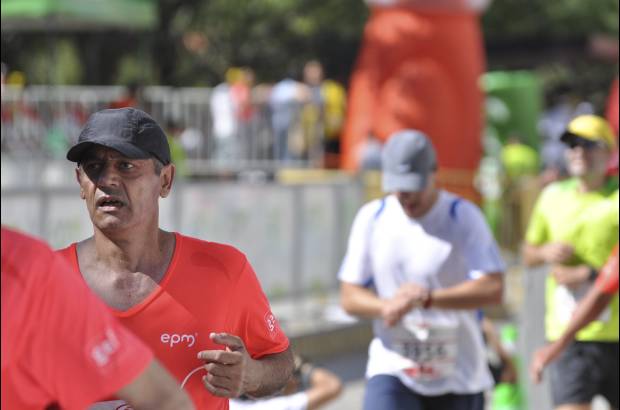 Esteban Jaramillo y Sebasti&#225;n Salazar - M&#225;s de 10 mil competidores se dieron cita en esta hist&#243;rica cita deportiva que se corr&#237;a en las modalidades de 5, 10, 21 y 42 kil&#243;metros.