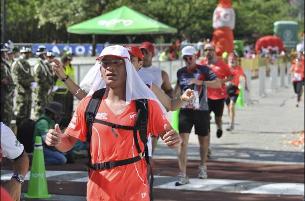 Esteban Jaramillo y Sebasti&#225;n Salazar - M&#225;s de 10 mil competidores se dieron cita en esta hist&#243;rica cita deportiva que se corr&#237;a en las modalidades de 5, 10, 21 y 42 kil&#243;metros.